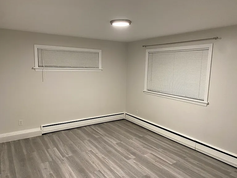 15 Lionel Ave — Photo 9