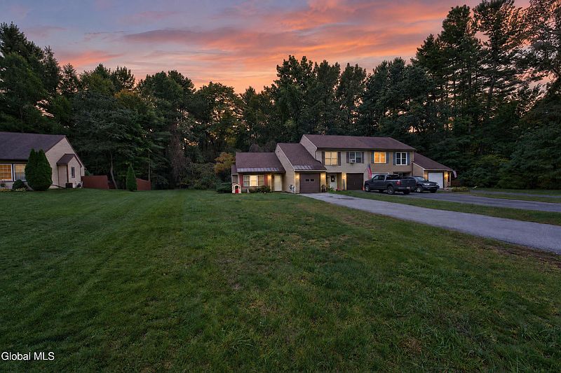 2nd image of 17 Whispering Pines Road