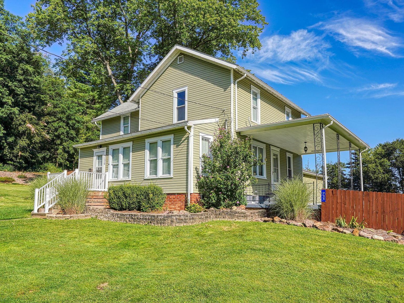 734 W Main St, Loudonville, OH 44842 Zillow