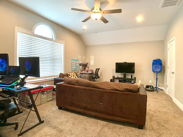 1376 Apple Blossom Rd — Photo 16