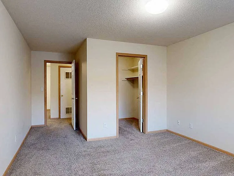 Northbrook Apartments — Photo 217