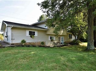 7275 Kingsview Rd, Sagamore Hills, OH 44067