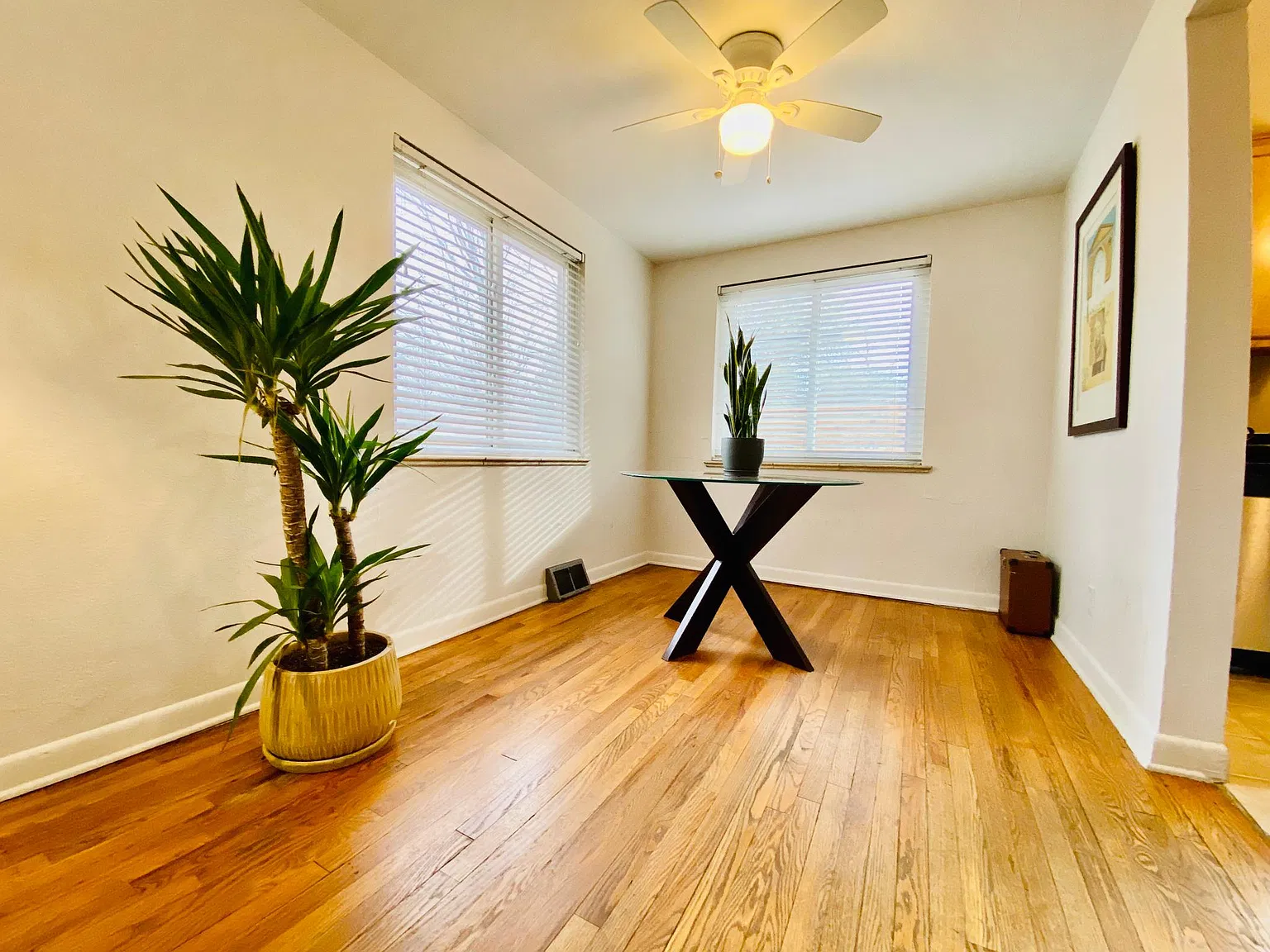 2 bed, 834 sqft, $2,400 — Photo 4