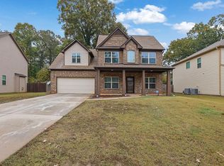 3900 Dunaire Dr, Stone Mountain, GA