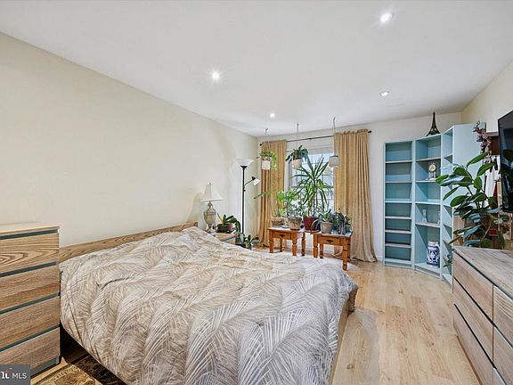 2nd image of 441 Tomlinson Rd APT F6