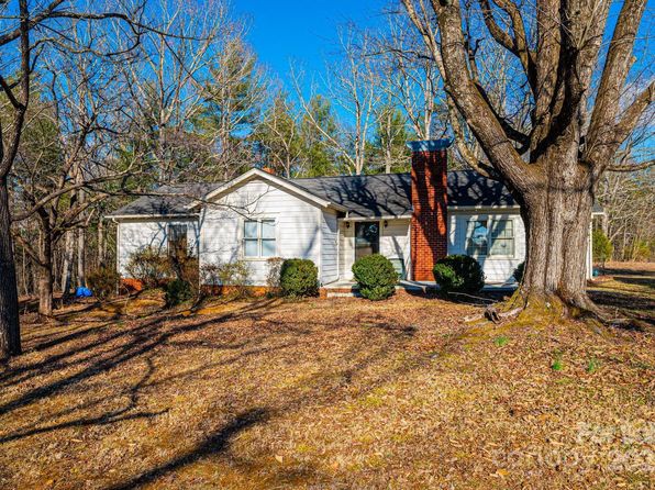 1396 Cottage Grove Rd, Lenoir, NC 28645