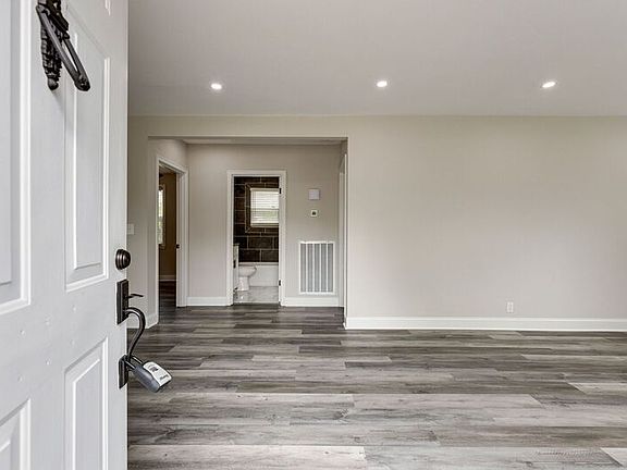 4th image of 254 Collier Ave