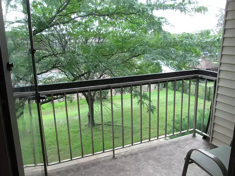 412 Green Hollow Dr — Photo 19