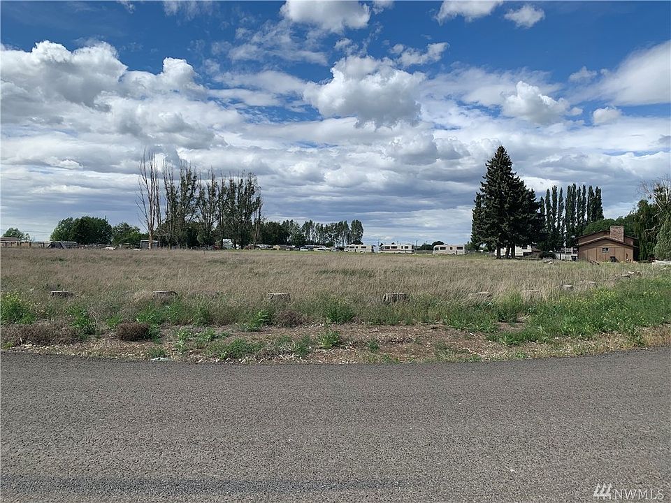 2nd image of 882 Sundance Rd SE