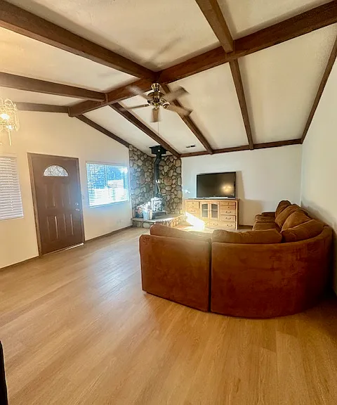 401 Spruce Ln — Photo 3