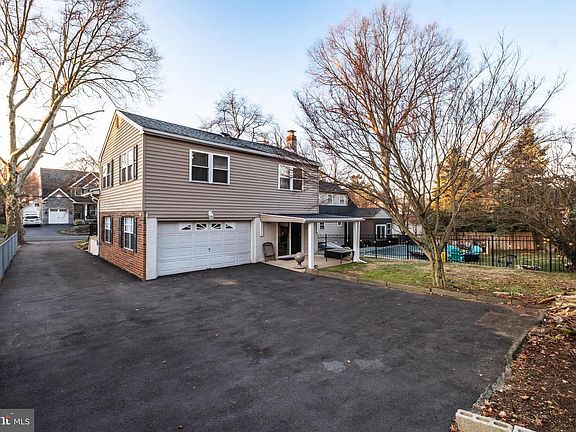 3rd image of 1136 Bon Air Rd