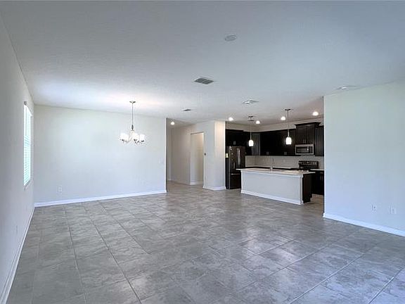 5th image of 555 Westchester Ct