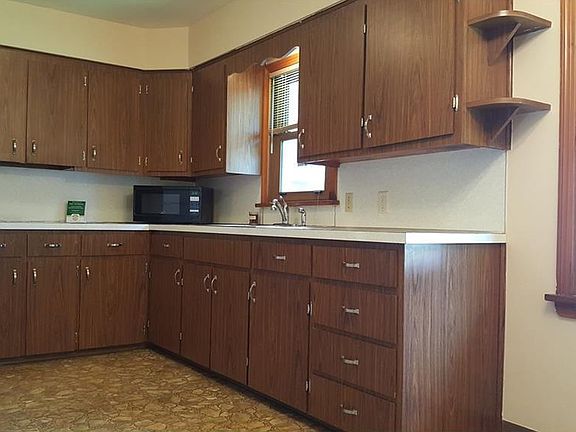 4th image of 675 E Park Ave
