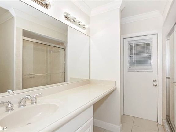 dropbox-8306SW26thPl_viewer_2015