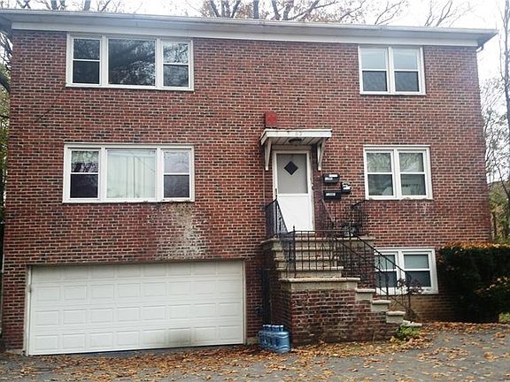 2nd image of 82 Laurel Pl #2