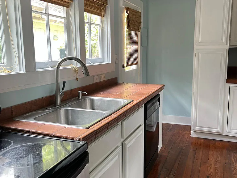 721 Greenwood St — Photo 13