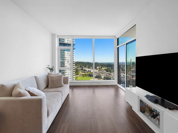 518 Clarke Rd #2205, Coquitlam, BC V3J 0S7