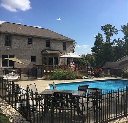 2nd image of 1111 Chaucer Dr