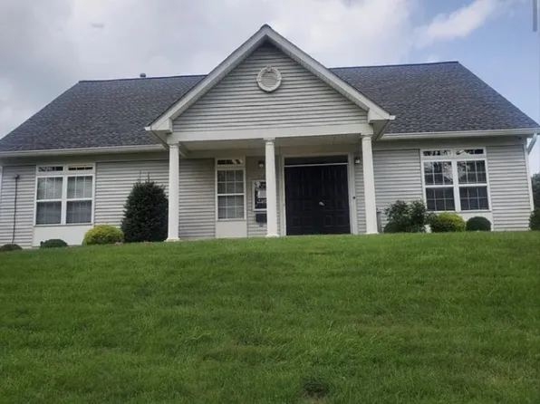 304 Mercer Ct #304, Hackettstown, NJ 07840