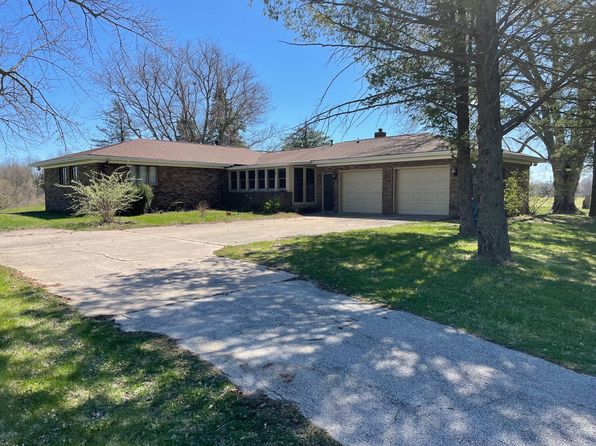 18300 35th Ave N, East Moline, IL 61244