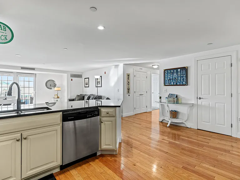 1 E Grand Ave #208 — Photo 6