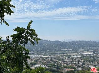 2560 N Hines Dr, Los Angeles, CA 90065