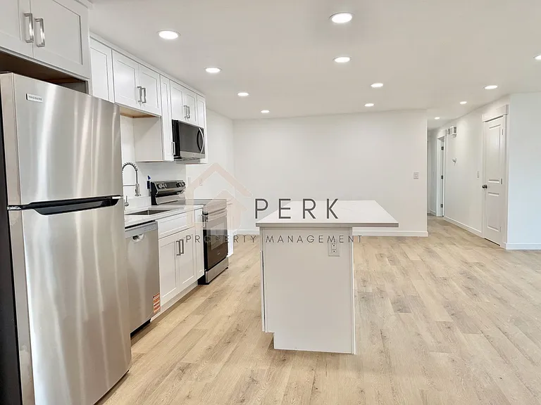 3605 NE 10th Ct — Photo 4