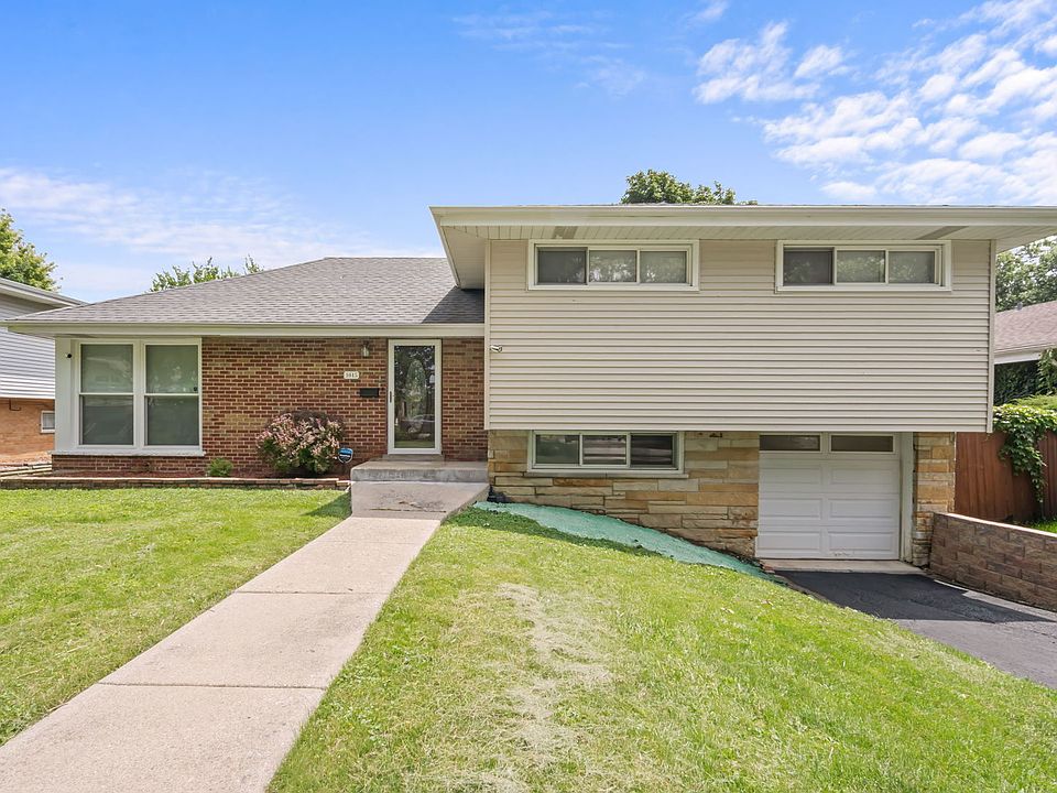 1st image of 1015 S Leslie Ln