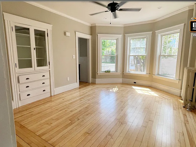 10-12 Otis St — Photo 37
