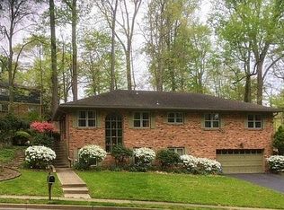 4106 Round Hill Rd, Arlington, VA 22207