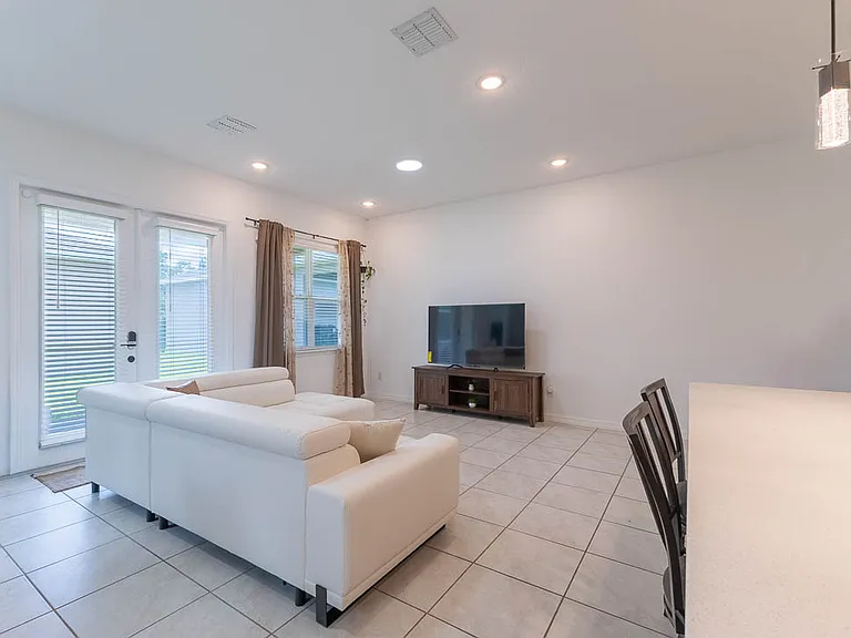 716 Moca Ln — Photo 6