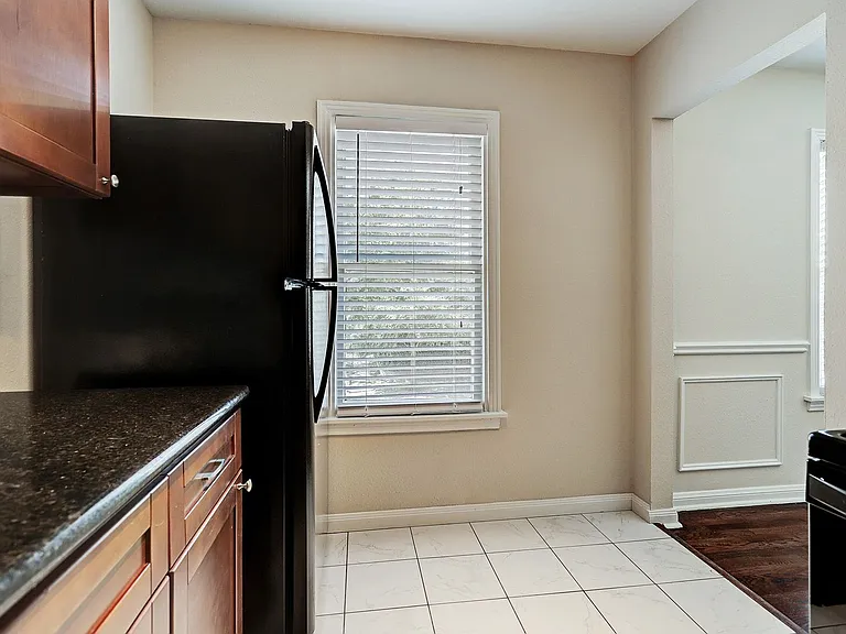 949 Teetshorn St. — Photo 2