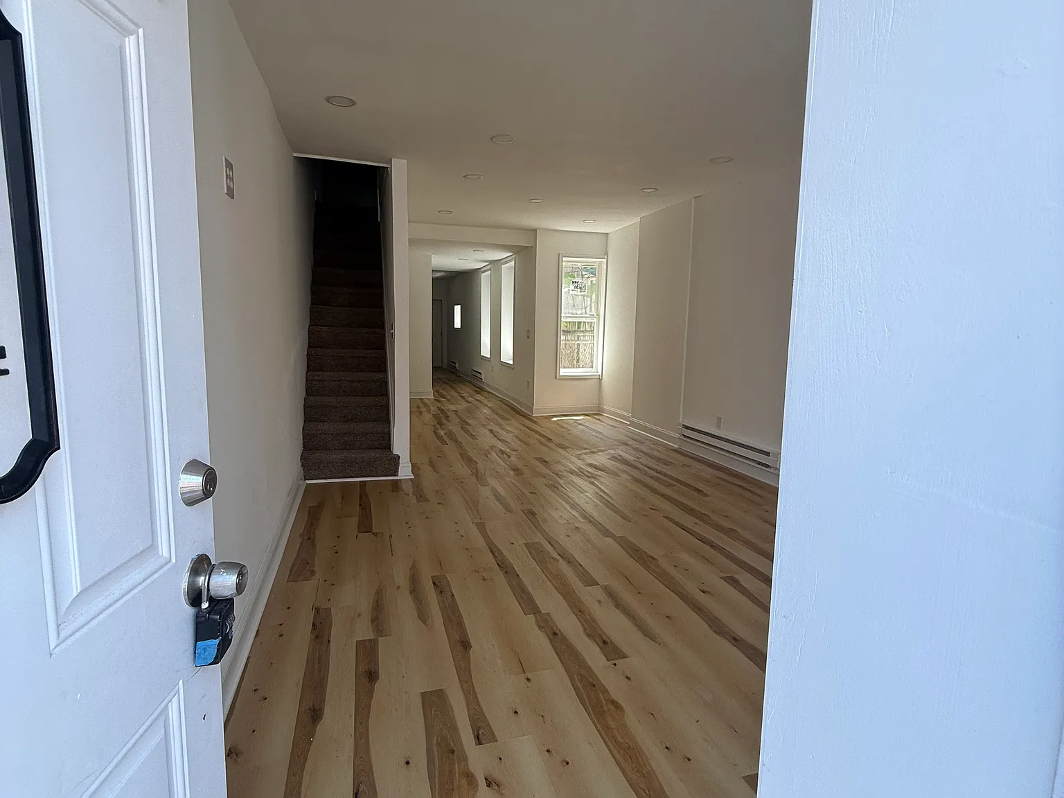 3 bed, 1350 sqft, $1,600 — Photo 4