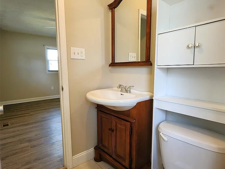 1052 Rembrandt Dr SW — Photo 16