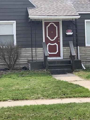 3 bed, 1350 sqft, $1,500 — Photo 2