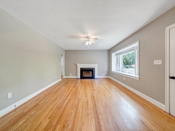 5th image of 3016 Grandin Rd