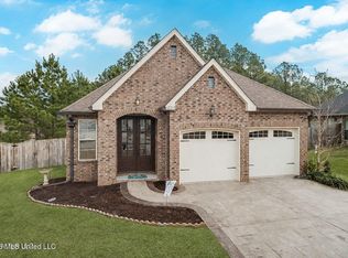 17213 Palm Ridge Dr, Diberville, MS 39540