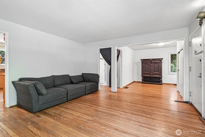 4th image of 8555 30th Avenue NW