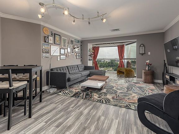 3rd image of 655 Riverside Dr APT 708B