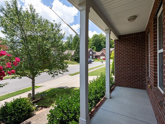 5th image of 157 Blackpool Dr