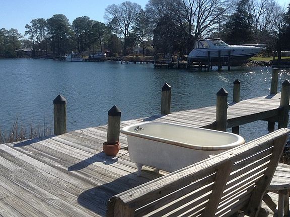 Enjoy crabs from your dock!