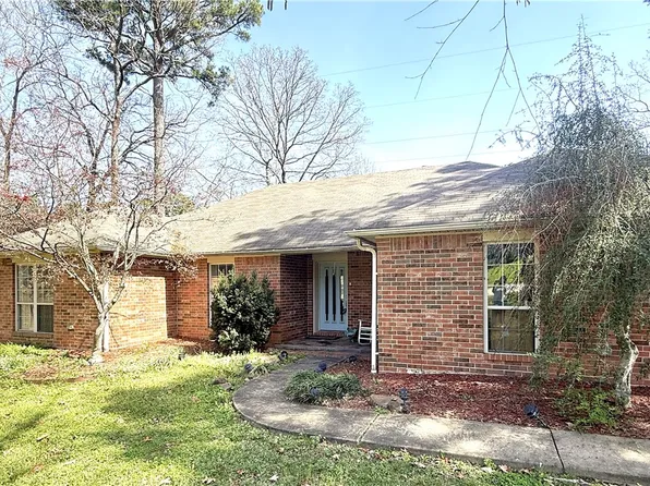 1403 Skyline Vista Ct, Russellville, AR 72802