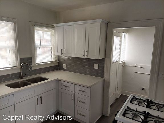 3rd image of 232 Olive Ave
