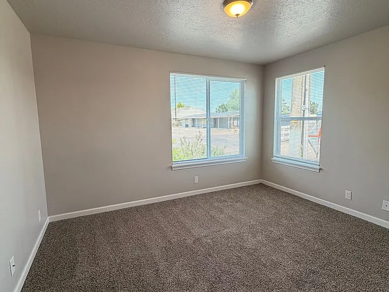 1760 W 18th Ave — Photo 15