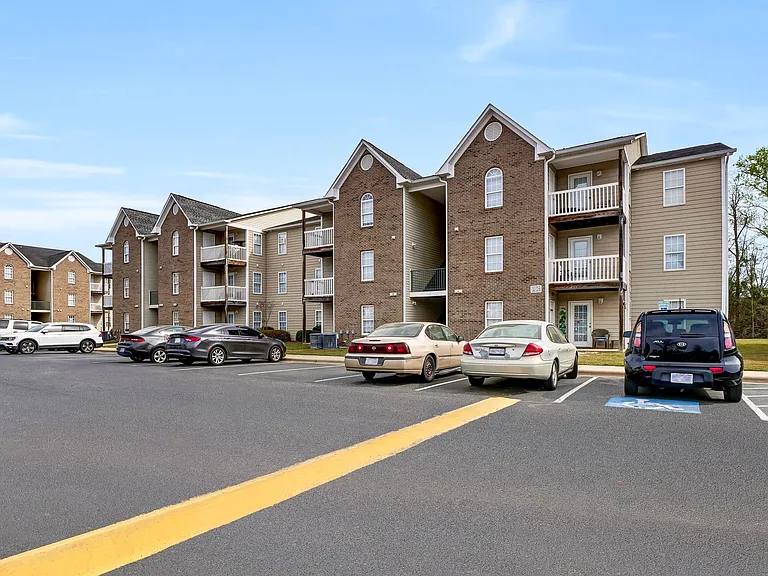 Bone Creek Apartments — Photo 13