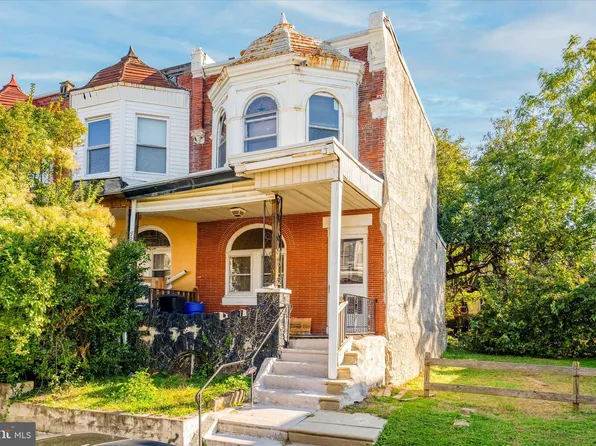 4845 N Warnock St, Philadelphia, PA 19141