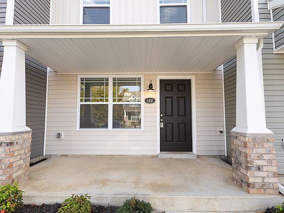 3rd image of 144 Davis Ridge Ln