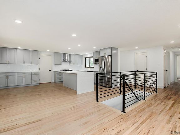 4th image of 2480 Miller St