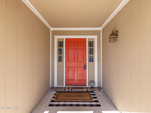 5th image of 12553 Misty Hollow Dr N