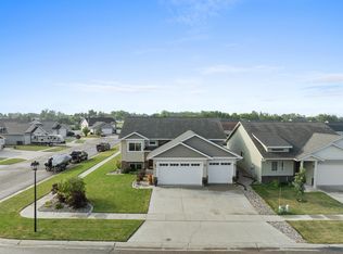 10 Harmony Blvd, Surrey, ND 58785